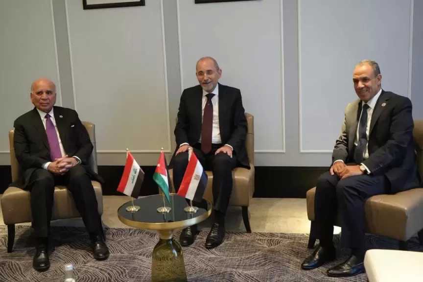 وزراء خارجية مصر والأردن والعراق يعقدون اجتماعاً لآلية التعاون الثلاثي على هامش أعمال الدورة العادية المستأنفة ال١٦٥ لمجلس جامعة الدول العربية