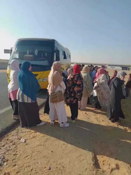 نجاة 33 معلما ومعلمة من بني سويف إثر انفجار إطارات أتوبيس ينقلهم لامتحانات الثانوية العامة بالبدرشين