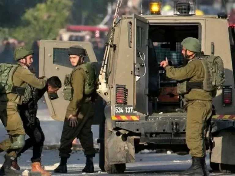 الضفة.. إسرائيل تعتقل فلسطينيا يتابع اقتحامات الجيش عبر تلجرام