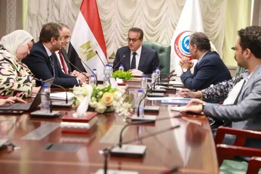 وزير الصحة يبحث مع رئيس مركز باراكير لطب العيون إنشاء فرع بالقاهرة وتعزيز التعاون الطبي