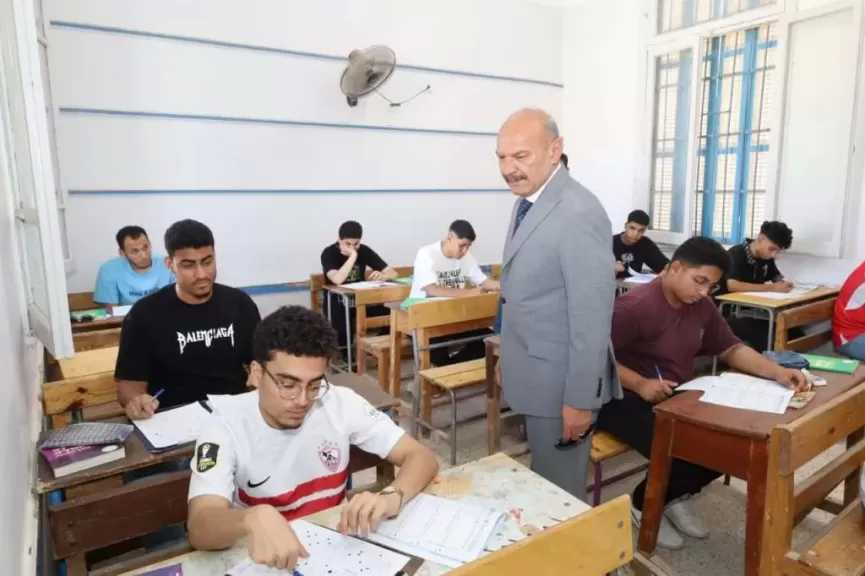 محافظ السويس يتابع انتظام امتحانات الثانوية العامة