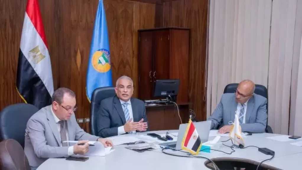 رئيس جامعة طنطا يترأس اللجنة العليا للإشراف على النشر الإلكتروني للكتاب الجامعي