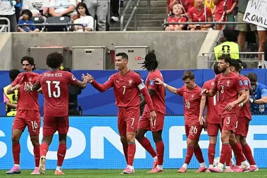 مدرب البرتغال: رونالدو قائد استثنائي.. ومنافسته مع ميسي ساهمت في تطوير اللعبة