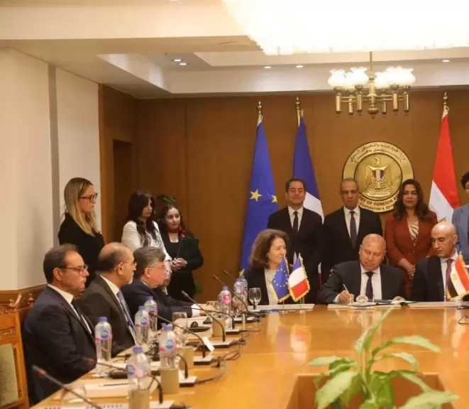وزير الخارجية: عمق العلاقات المصرية الفرنسية والالتزام المشترك تنعكس بدعم أولويات التنمية المستدامة