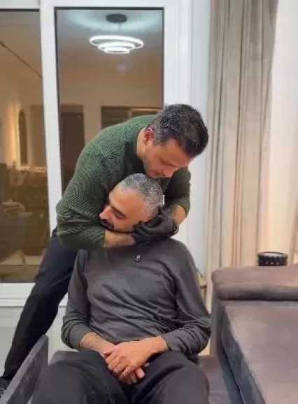 سمكري البني آدمين: لا أعالج مرضى ولست طبيبا .. ونقابة العلاج الطبيعي: نحذر البسطاء من المحتالين