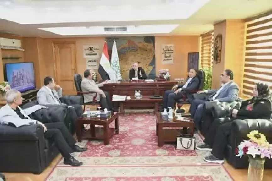 محافظ الفيوم خلال اجتماع مع النواب: تحقيق رضا المواطنين يتطلب العمل بروح الفريق الواحد