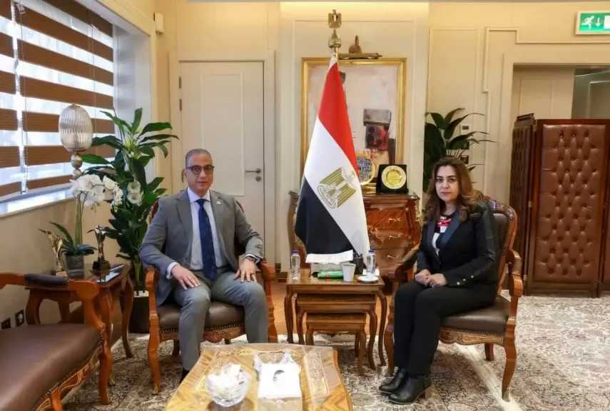 التنمية المحلية والبيئة تتابع مشروعات الخطة الاستثمارية وتطوير منظومة المخلفات بالجيزة