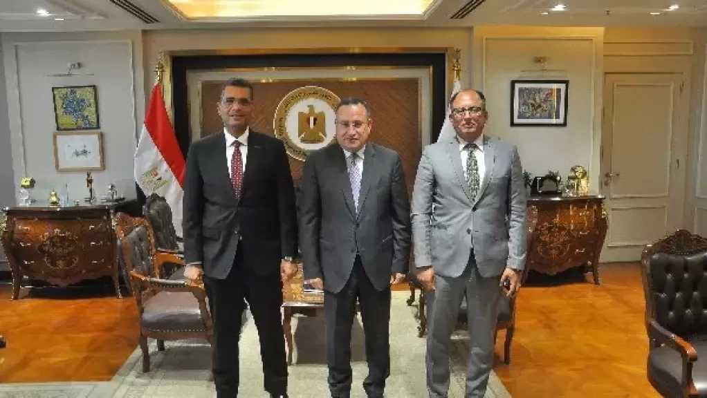 تعاون بين التعليم العالي ومحافظة البحر الأحمر لتنفيذ مشروع الهوية البصرية لمدينة الغردقة