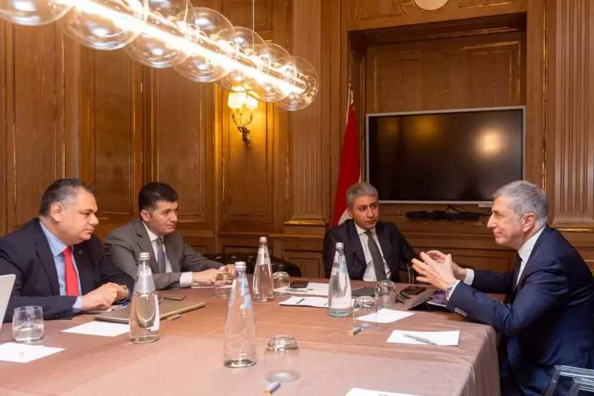 وزير السياحة والآثار يبحث مع رئيس الاتحاد الإيطالي لمنظمي الرحلات ASTOI تعزيز التعاون المشترك