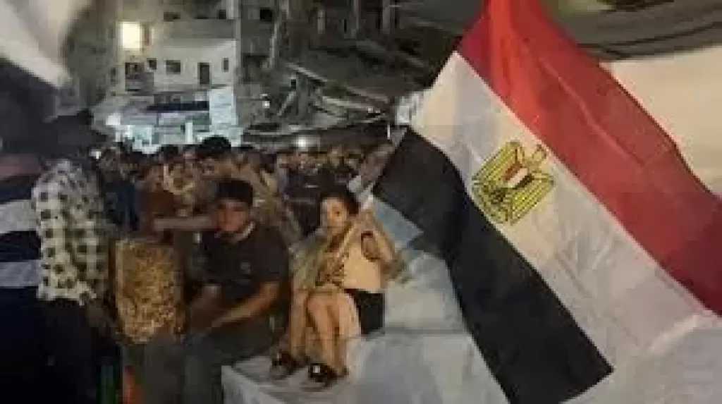 اللجنة المصرية بغزة: خيام النازحين تهتف لمصر احتفالا بالتأهل إلى دور الـ32 بكأس العالم