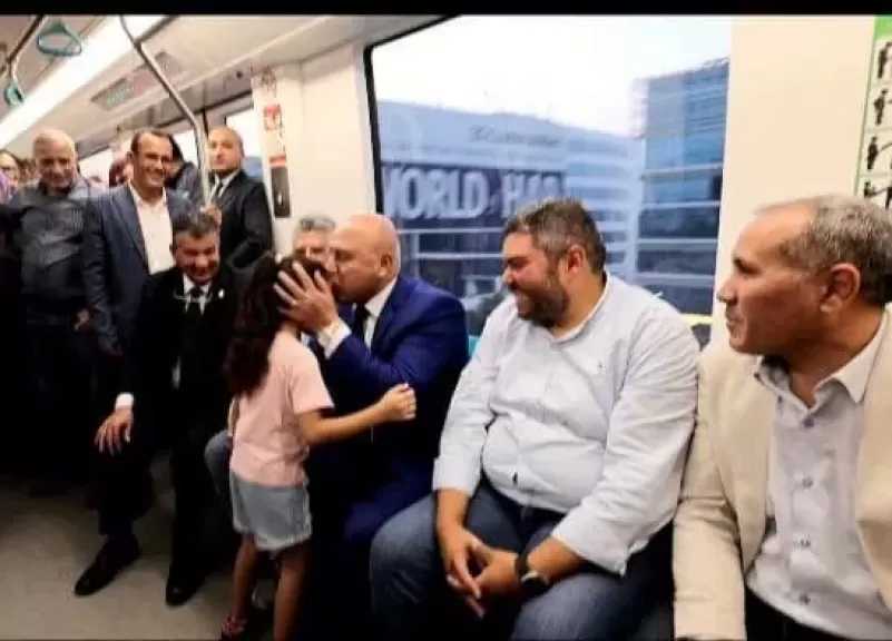 وزير النقل يجري جولة تفقدية بمحطات المشروع للاطمئنان على سير العمل بالمحطات والخدمات المقدمة للركاب