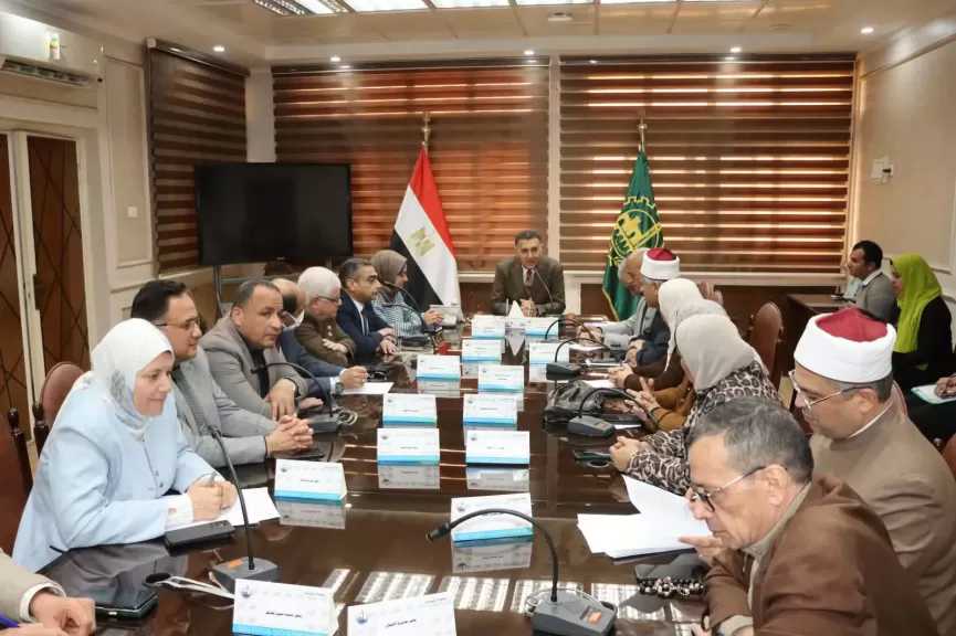 محافظ القليوبية يوجه بتشكيل لجنة لفحص واقعة تداول ظهور تمساح بمصرف شبين القناطر