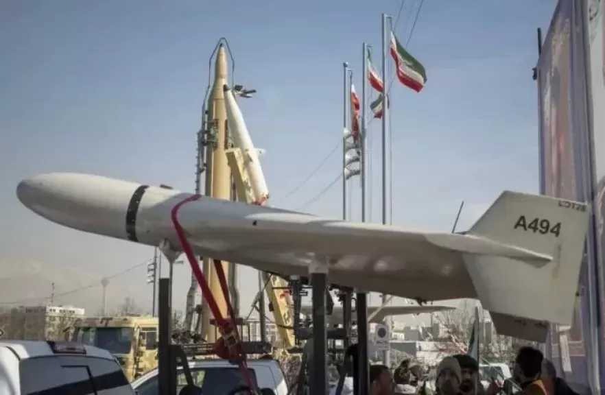 الحرس الثوري الإيراني يعلن استهداف مواقع أمريكية في الكويت والبحرين
