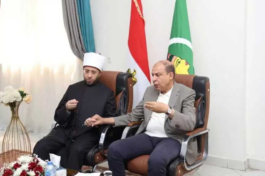 محافظ المنيا يستقبل وزير الأوقاف لبحث تطوير منطقة البهنسا الأثرية ودعم الخطط الدعوية والتنموية