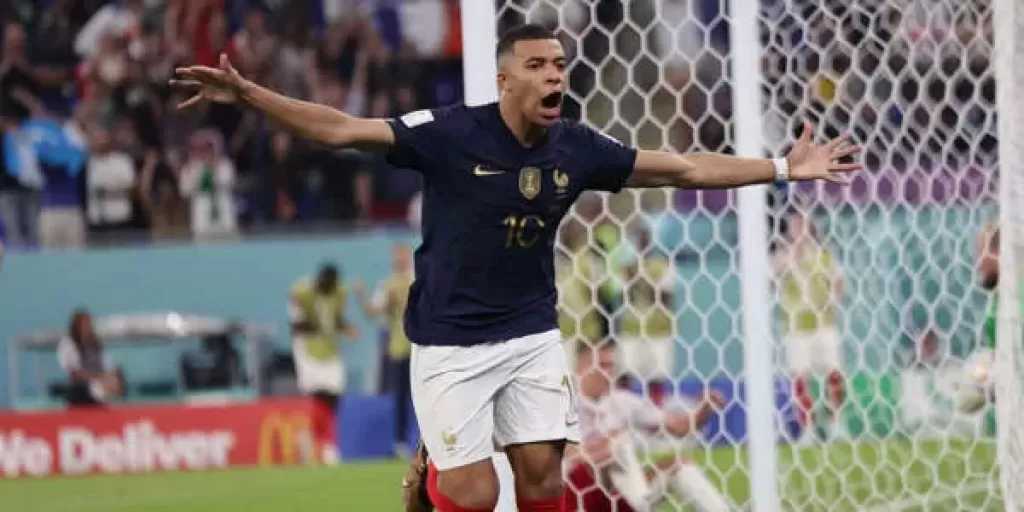 رونالدو: مبابي امتداد لأساطير الكرة.. ويذكرني بنفسي في أفضل فتراتي