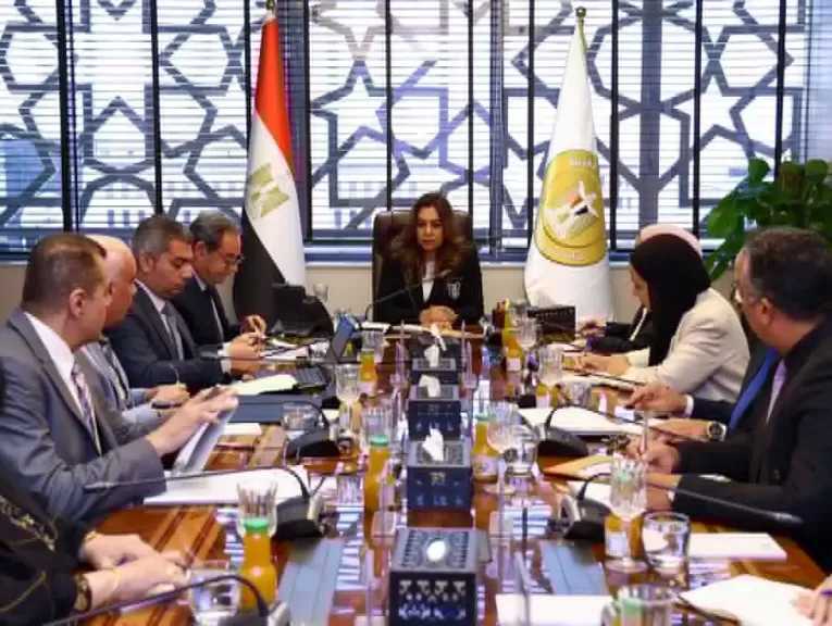 وزيرة التنمية المحلية والبيئة تبحث الفرص الاستثمارية بمحميات جنوب سيناء والبحر الأحمر