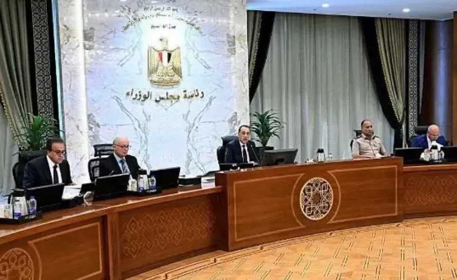 رئيس الحكومة: نعقد اجتماعات مستمرة لتدبير احتياجات الدولة من الوقود