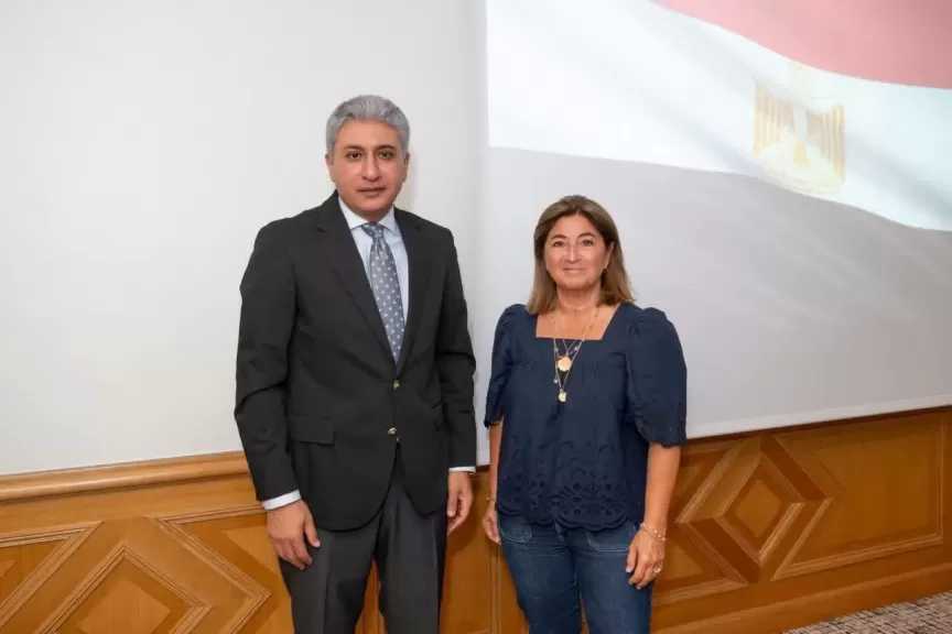 وزير السياحة والآثار يلتقي بوكالة الأنباء الفرنسية وعدد من ممثلي الصحف والمجلات المتخصصة في السياحة والسفر