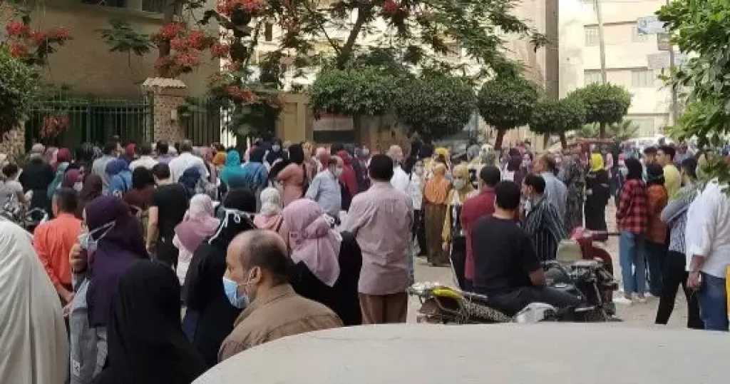 انتظام دخول طلاب الثانوية العامة في لجان أكتوبر لأداء امتحاني الجغرافيا والكيمياء