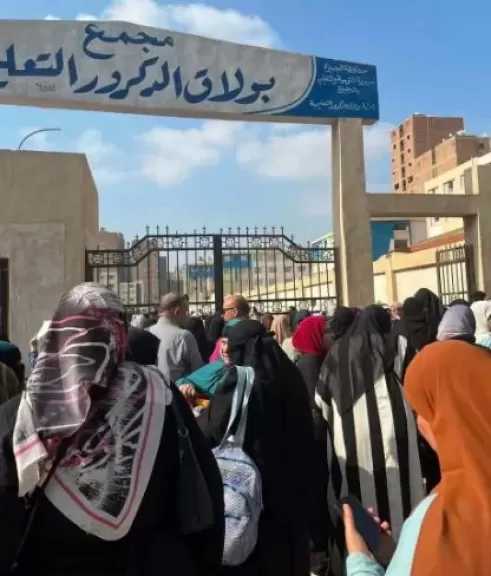 تشديدات أمنية بمجمع مدارس بولاق الدكرور قبل امتحاني الكيمياء والجغرافيا للثانوية العامة