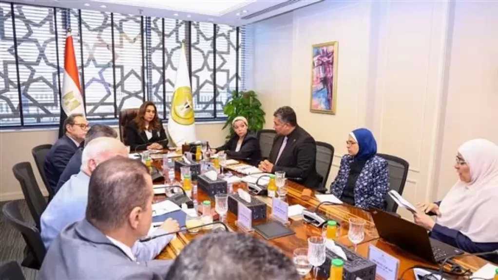 منال عوض تناقش الخطة الاستثمارية لجهاز شئون البيئة للعام المالي الجديد
