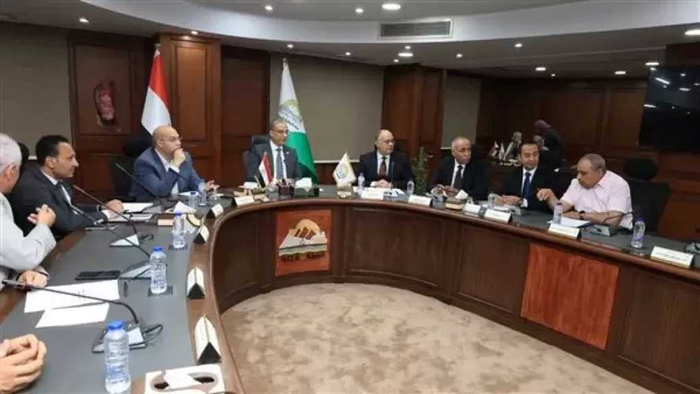 محافظ الجيزة يناقش تطورات مشروع مصنع شبرامنت لتعزيز منظومة إدارة المخلفات
