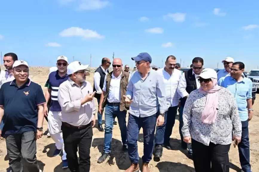 وزير الري يتابع الموقف التنفيذي لمشروع حماية الشواطئ عند حائط رشيد بمحافظة كفر الشيخ