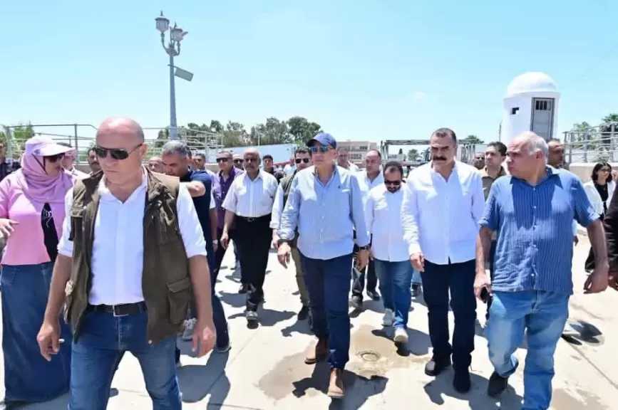 وزير الري يتفقد قناطر إدفينا على فرع رشيد لمتابعة كفاءة التشغيل