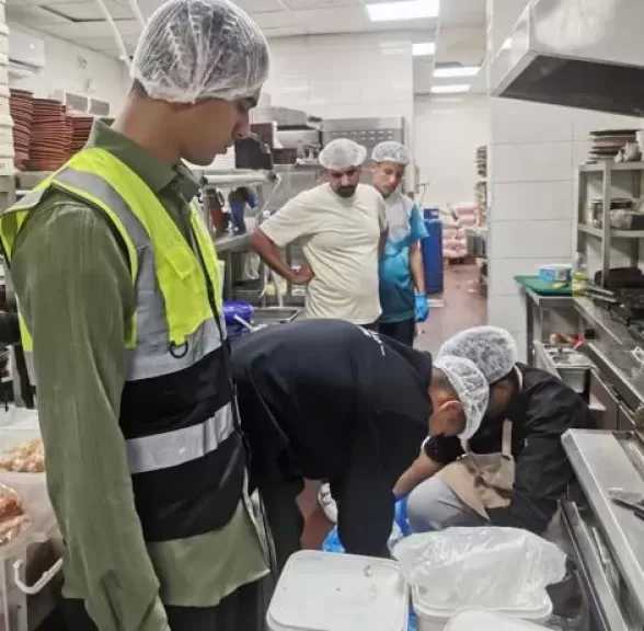 سلامة الغذاء: إعدام 370 كيلو مواد غذائية بمنشآت الساحل الشمالي ومطروح