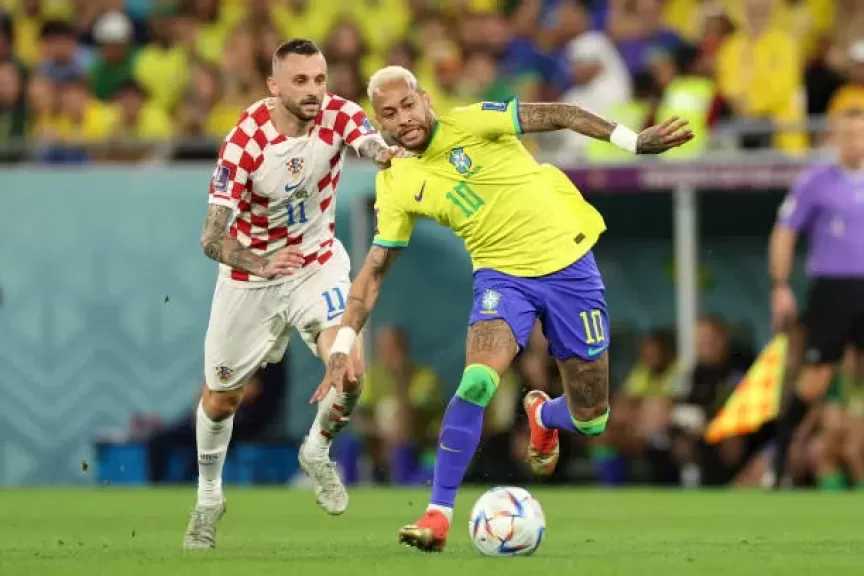 نيمار يعلن اعتزال اللعب الدولي بعد وداع البرازيل لكأس العالم