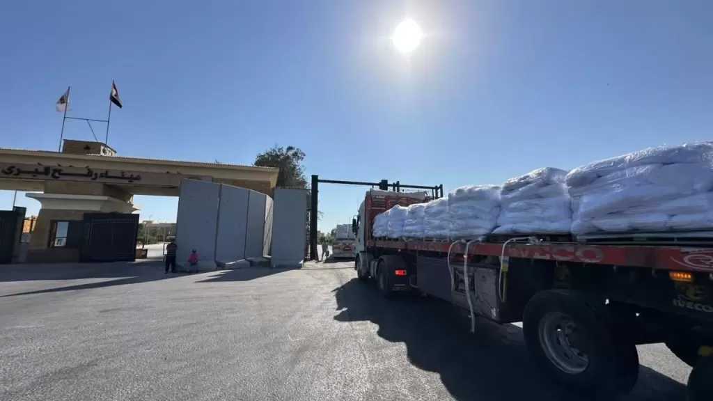 الهلال الأحمر: قافلة زاد العزة الـ228 تحمل عدة أطنان من المساعدات الإنسانية لدعم الأشقاء الفلسطينيين