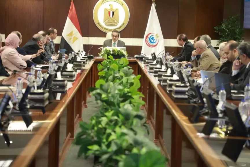 وزير الصحة يترأس الاجتماع الثاني للجنة العليا لرفع مستوى جودة خدمات الرعاية الصحية وسلامة المرضى