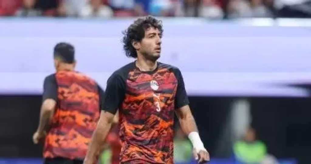 منتخب مصر يجرى عملية الإحماء قبل مواجهة الأرجنتين
