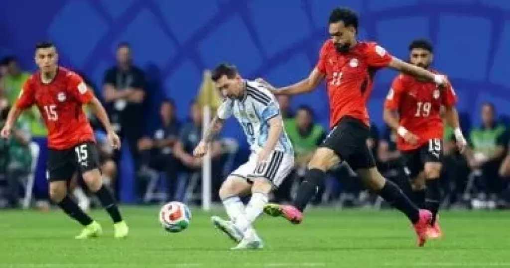 إنزو فرنانديز يتقدم للاجنتين بالهدف الثالث بمرمى منتخب مصر