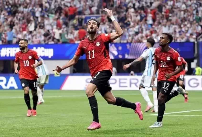 إيفرا: مصر تعرضت للسرقة.. وهدف زيكو الملغي سيظل علامة استفهام في المونديال