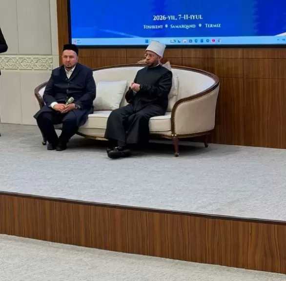 في مركز الحضارة الإسلامية بطشقند: وزير الأوقاف يلقي محاضرة عن الوقف في تاريخ المسلمين