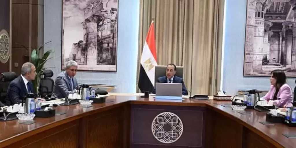 رئيس الوزراء يتابع جهود دفع قطاع السياحة