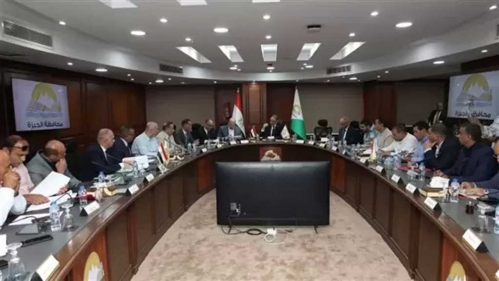 محافظ الجيزة يناقش احتياجات أهالي منشأة القناطر وأوسيم والوراق مع النواب