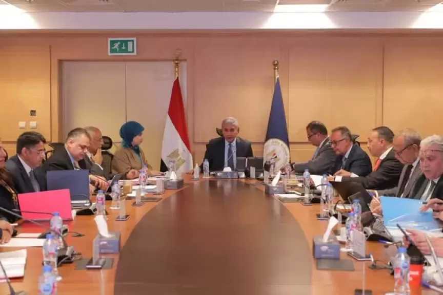 وزير السياحة والآثار يترأس اجتماع مجلس إدارة المجلس الأعلى للآثار