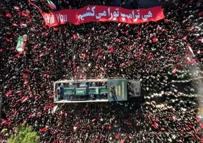 إيران تعلن ضرب أهداف أمريكية وتشيع خامنئي لمثواه الأخير