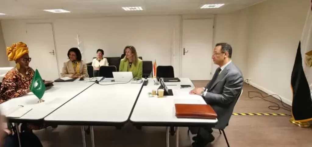 المهندس رأفت هندي يبحث تعزيز التعاون مع وزيرة العدل والشؤون الرقمية في إستونيا
