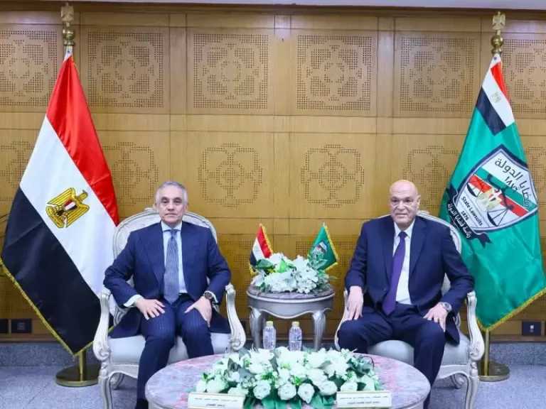 وزير العدل يهنئ رئيس المجلس الأعلى لهيئة قضايا الدولة بمناسبة توليه منصبه الجديد