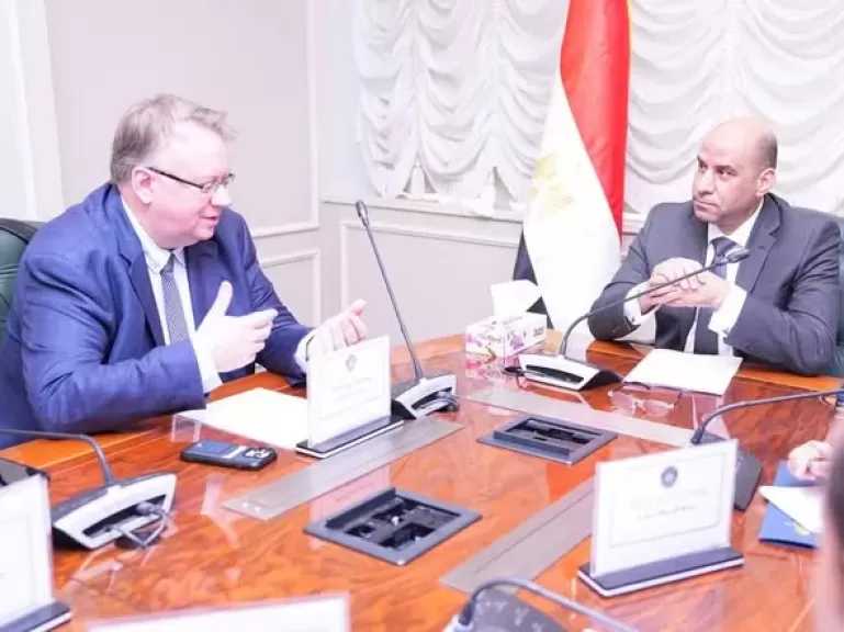 وزير العمل يبحث مع ”العمل الدولية” خارطة الطريق والفترة الزمنية للتعاون في إعداد مشروع قانون العمالة المنزلية