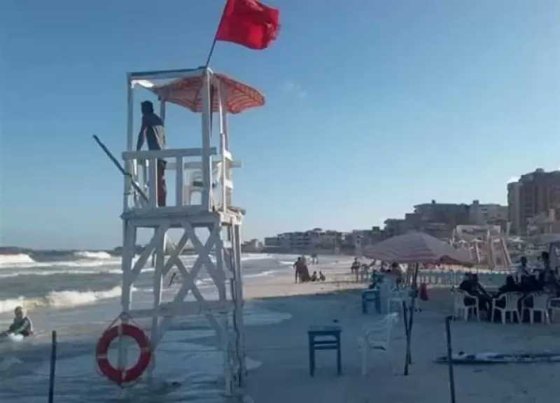 أمواج مرتفعة وتيارات خطرة.. الإسكندرية تمنع نزول البحر بشواطئ الغرب والعجمي