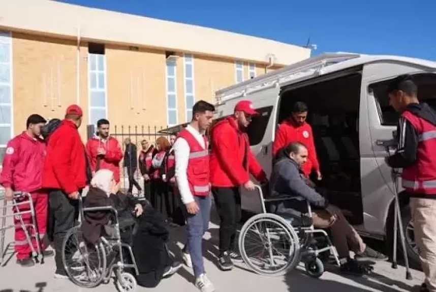 معبر رفح البري يستقبل دفعة جديدة من العائدين الفلسطينيين إلى قطاع غزة