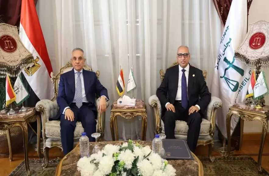 وزير العدل يهنئ رئيس مجلس الدولة بمناسبة توليه منصبه الجديد