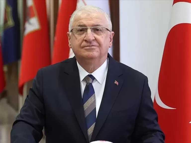وزير الدفاع التركي يستقبل قائد جيش باكستان
