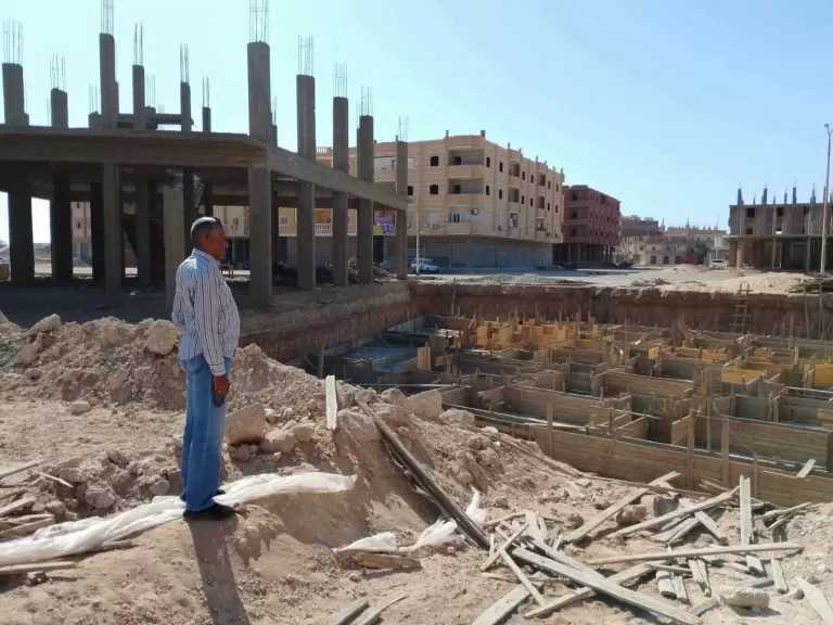 رئيس مدينة القصير يقود جولة ميدانية لرصد مخالفات البناء والتعديات على أملاك الدولة