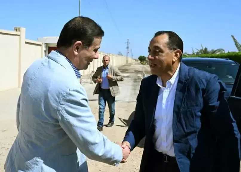 رئيس الوزراء يبدأ جولة تفقدية بعدد من مشروعات الإنتاج الزراعي والحيواني بالجيزة والبحيرة