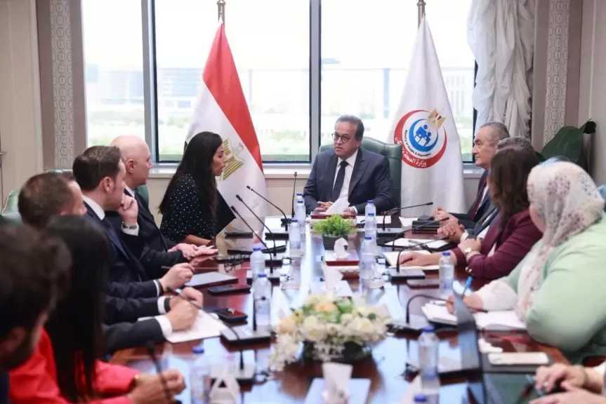 وزير الصحة يستقبل وفدًا لبحث تنفيذ المدينة الطبية بالتعاون مع القطاع الخاص والبنك الأوروبي